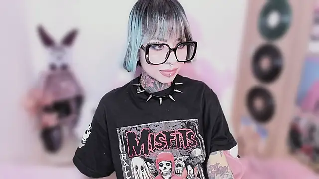 NikkiRamone Adlı Modelin Canlı XXX Sohbeti