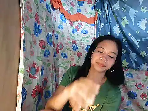 PinaySkinnyGirln Live XXX chat