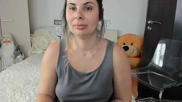 sweetemy4u's Live XXX Chat