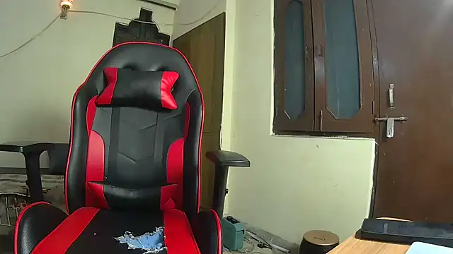 callmeshreya's Live XXX Chat