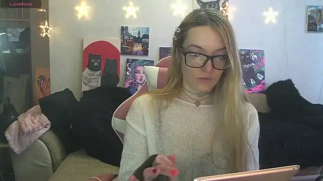 دردشة SecretSophia الجنسية المباشرة