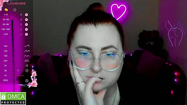 Alicia_love00 élő XXX-chatje