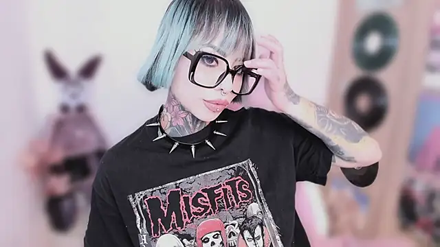 NikkiRamone – Naživo XXX chat