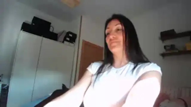 Yulian_Milf লাইভ XXX চ্যাট