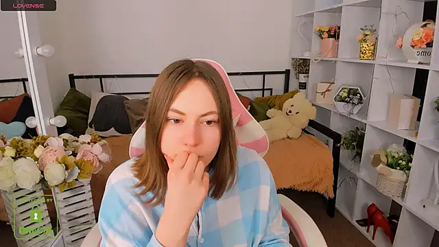 Elma_Lily Live XXX-chat