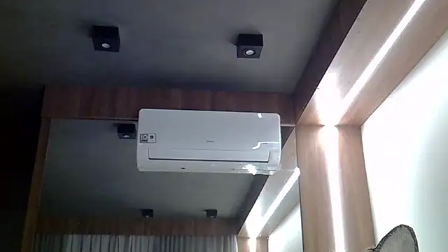 SkinnyKitten Chat XXX live