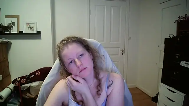 Girlnina-1995 – Live XXX-chat