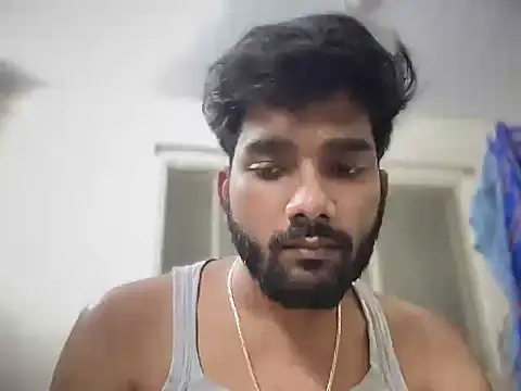 Show modela BeardedBulge na web-kameri