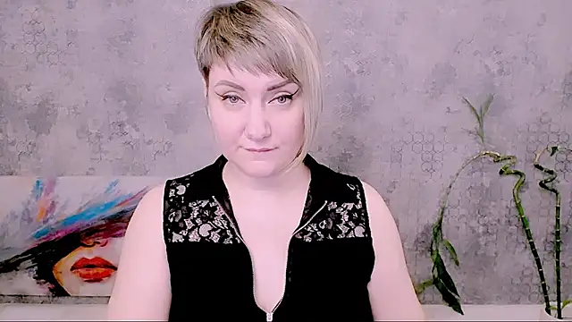 Djullia Live XXX-chat