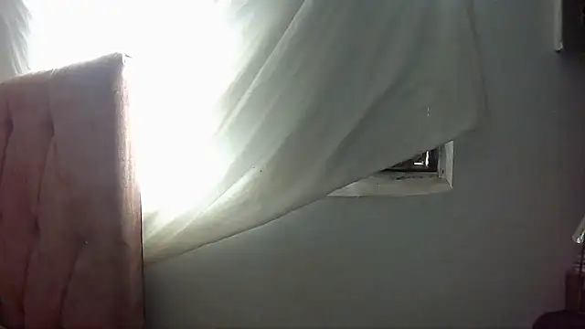 charrysexy1 Adlı Modelin Canlı XXX Sohbeti