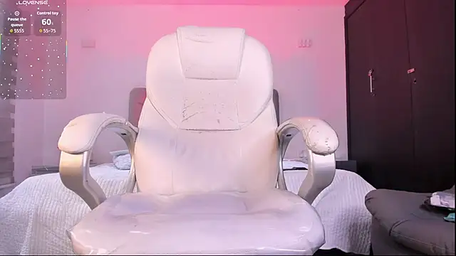 Show modela MaximusClark na web-kameri