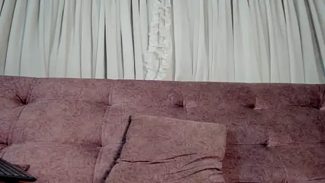 violet_77711 Adlı Modelin Canlı XXX Sohbeti