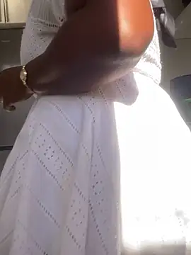 Cardiebae89: онлайн-секс-чат