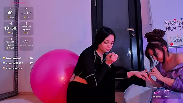 Peanaughty 网络视讯表演