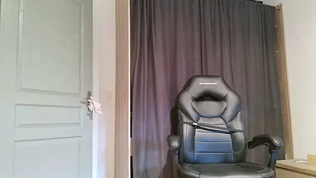 Chat +18 de serena__vedette ao vivo