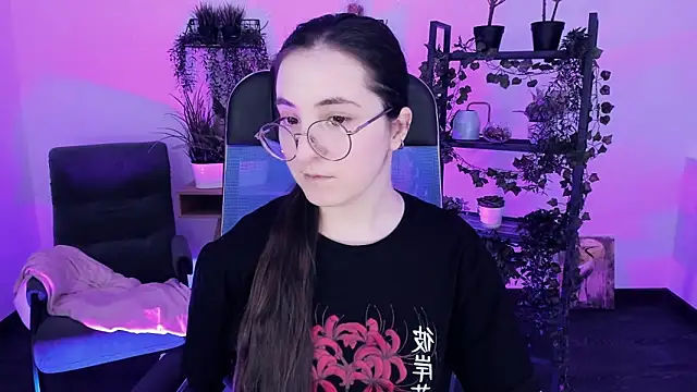 VirtuallVoyant élő XXX-chatje