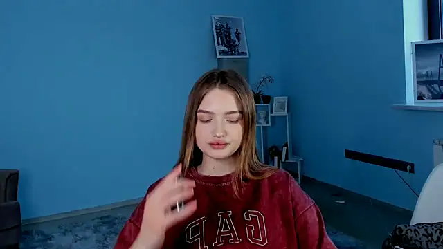 SolLocy Adlı Modelin Canlı XXX Sohbeti