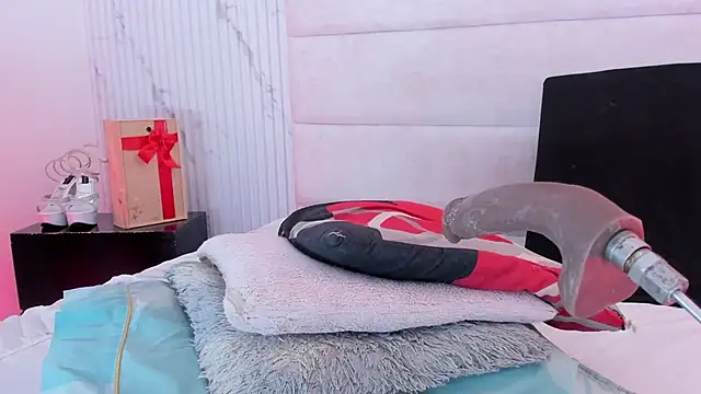 Reginavegaa Show in webcam