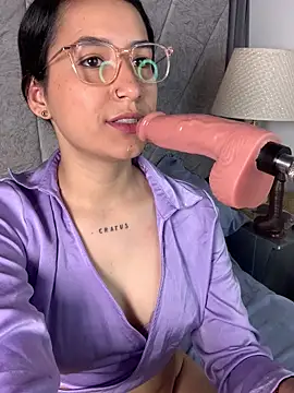 Val12777 live XXX chat