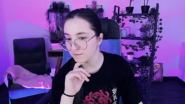 VirtuallVoyant élő XXX-chatje