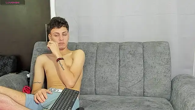 Show de Two_sexboys na webcam