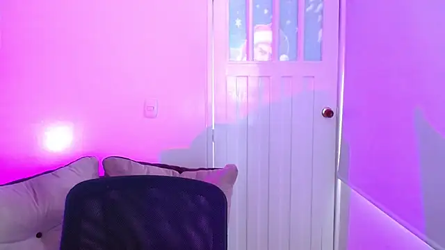 milfrousse: онлайн-секс-чат