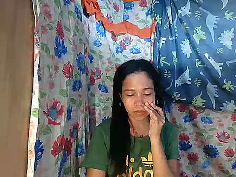 PinaySkinnyGirl Chat XXX live