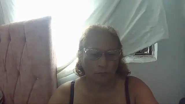 Chat +18 de charrysexy1 ao vivo