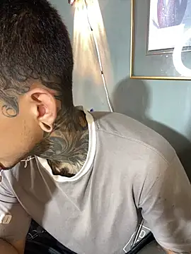 دردشة Travistanner_28 الجنسية المباشرة