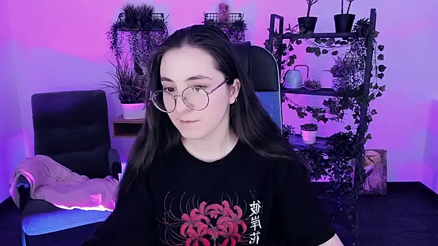 VirtuallVoyant Adlı Modelin Canlı XXX Sohbeti