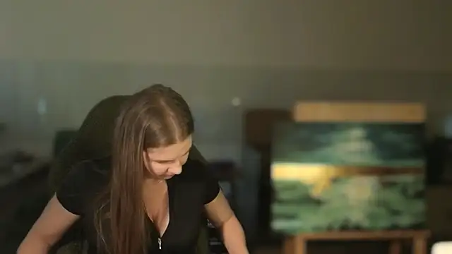 NoNudeElie 现场XXX聊天