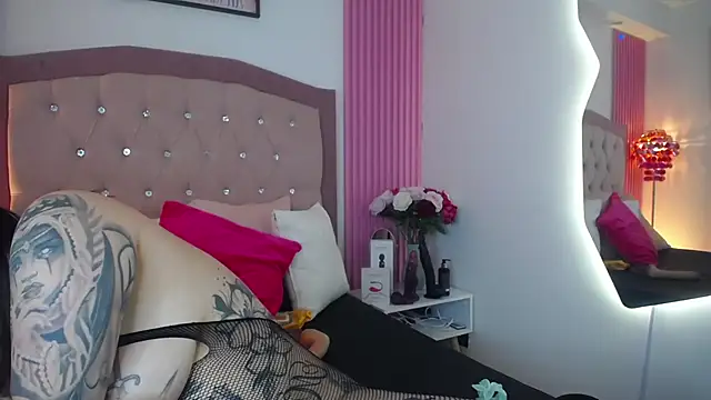 Онлайн чат XXX Erika_Montoya