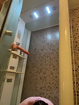 LisaElfy Show in webcam