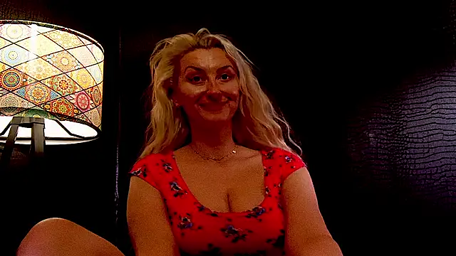 LeticiaReys 现场XXX聊天