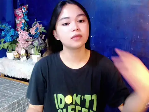 lustfullakim webcam show