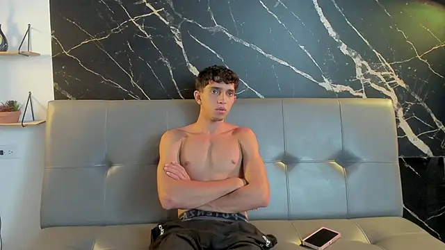 Онлайн чат XXX thiago_moreno