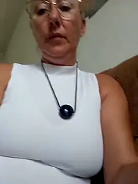 MILEIDE980 Live XXX-chat