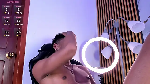 JulienSaint Live XXX Chat