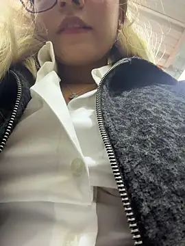 Pretty_roxxyy Chat XXX in diretta