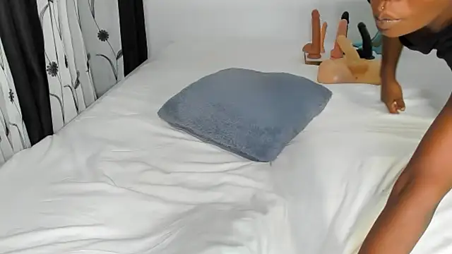 Pokazy przed kamerką – CREAMY_BUBBLEGUM