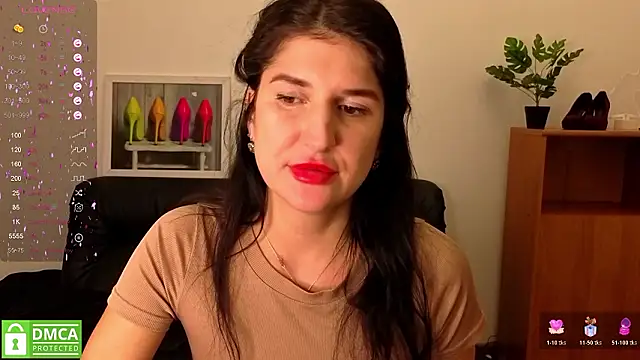 Alianna_Solo_Kisses 即時 XXX 聊天