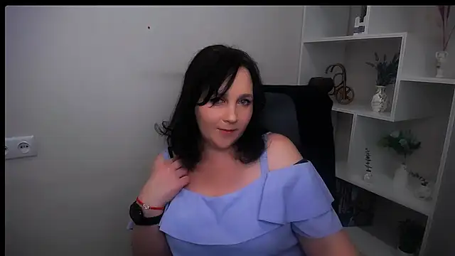 miranda_sun_ Adlı Modelin Canlı XXX Sohbeti