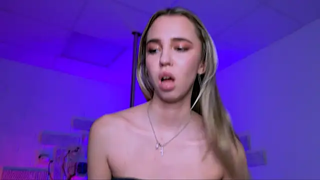 KimPorins élő XXX-chatje