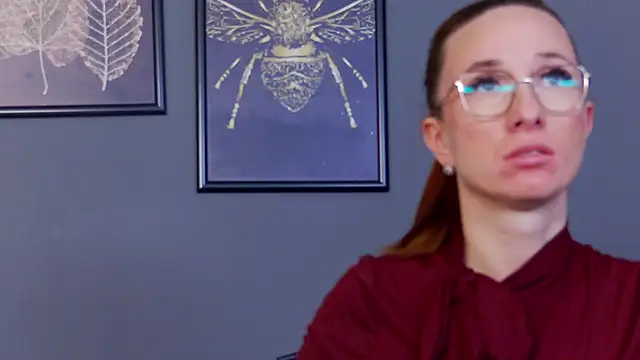 Show modela AnneHove na web-kameri