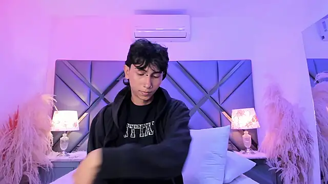 Milan_LewisS Webcam-Show