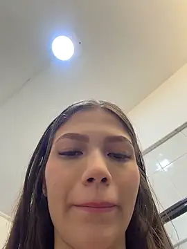 EmmaJhoons 现场XXX聊天