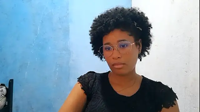 XXX chat uživo modela MadelynStamant