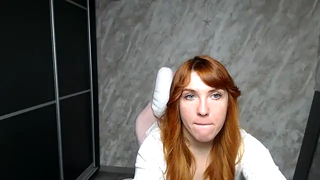 Reginasmilee Chat XXX in diretta