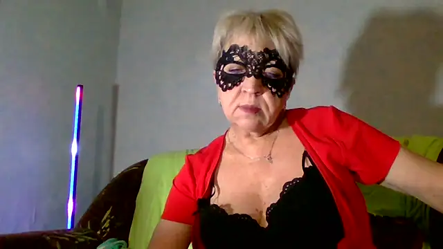 Show modela DianaQDream na web-kameri