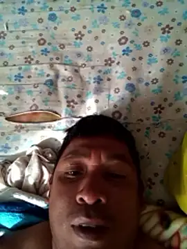 XXX chat uživo modela Emilis2347